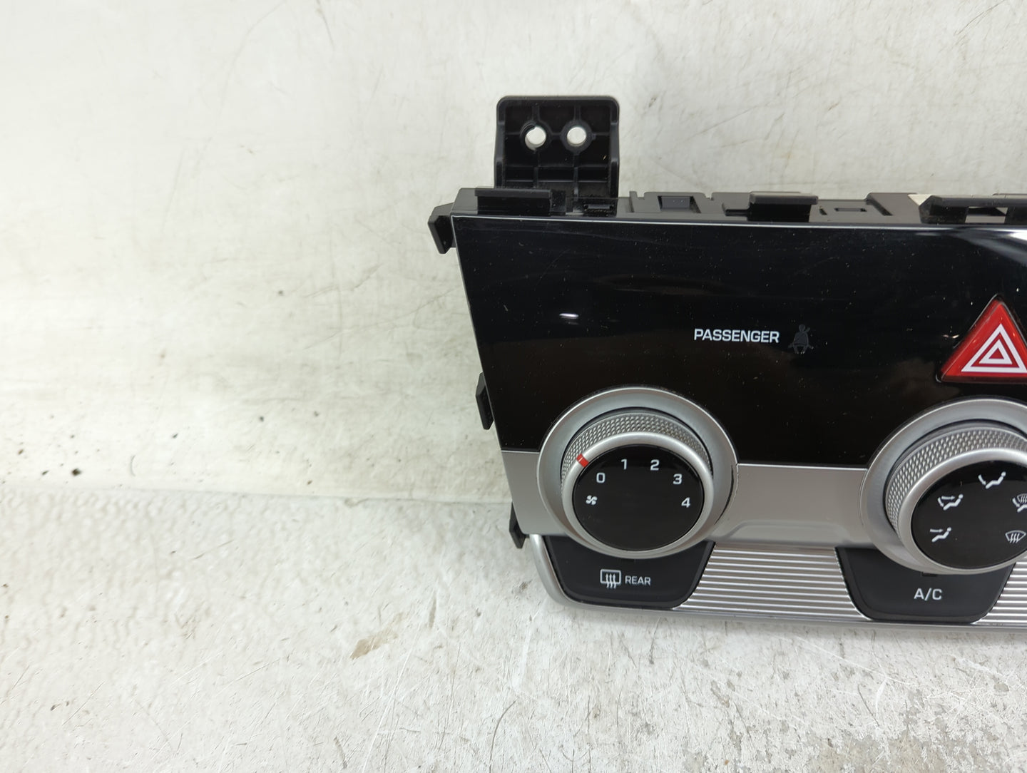 2019-2020 Hyundai Elantra Climate Control Module Temperature AC/Heater Replacement P/N:97250-F3DA0 Fits Fits 2019 2020 OEM U