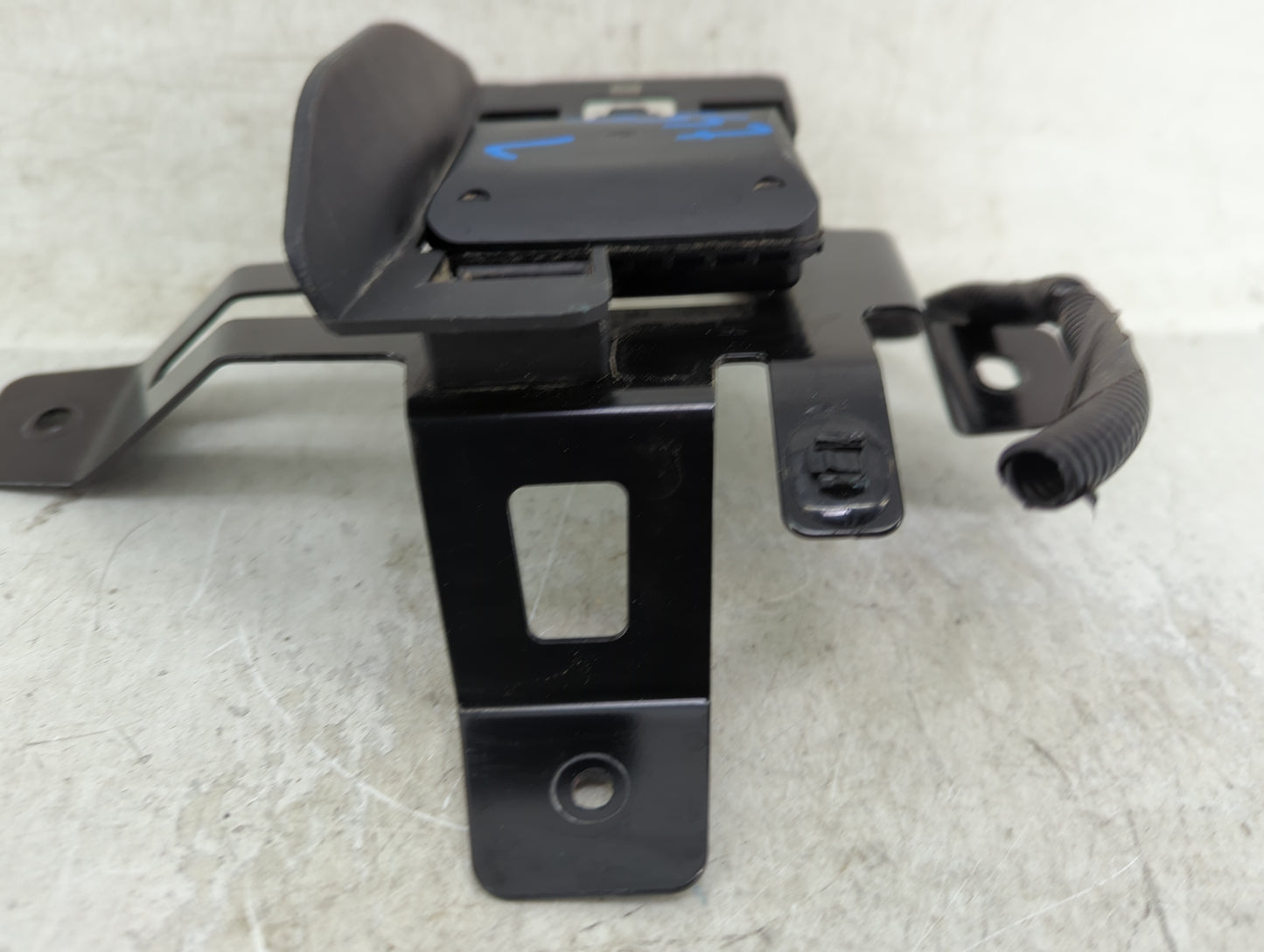 2019-2020 Hyundai Elantra Back Up Sensor Backup Camera - Oemusedautoparts1.com