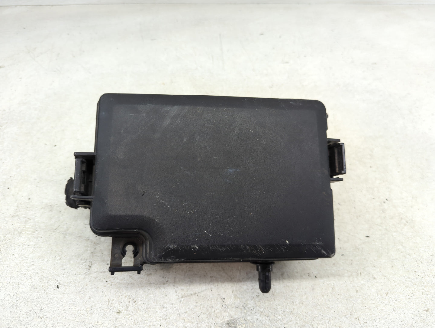 2019-2020 Hyundai Elantra Fusebox Fuse Box Panel Relay Module P/N:91956-F2020 Fits Fits 2019 2020 OEM Used Auto Parts - Oemu