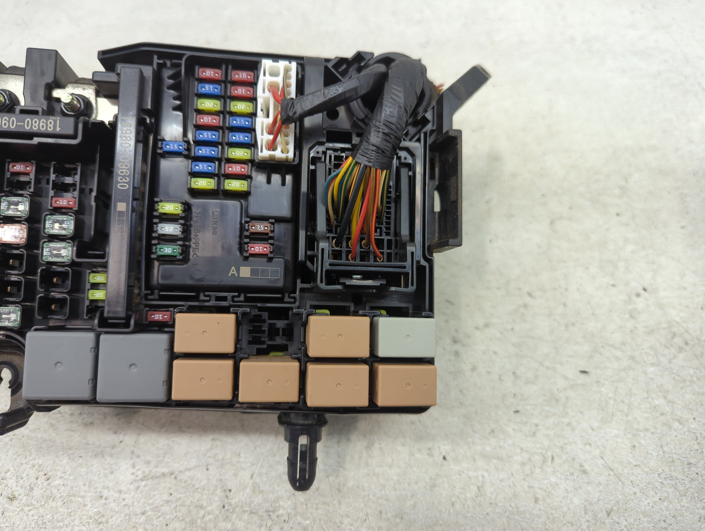 2019-2020 Hyundai Elantra Fusebox Fuse Box Panel Relay Module P/N:91956-F2020 Fits Fits 2019 2020 OEM Used Auto Parts - Oemu