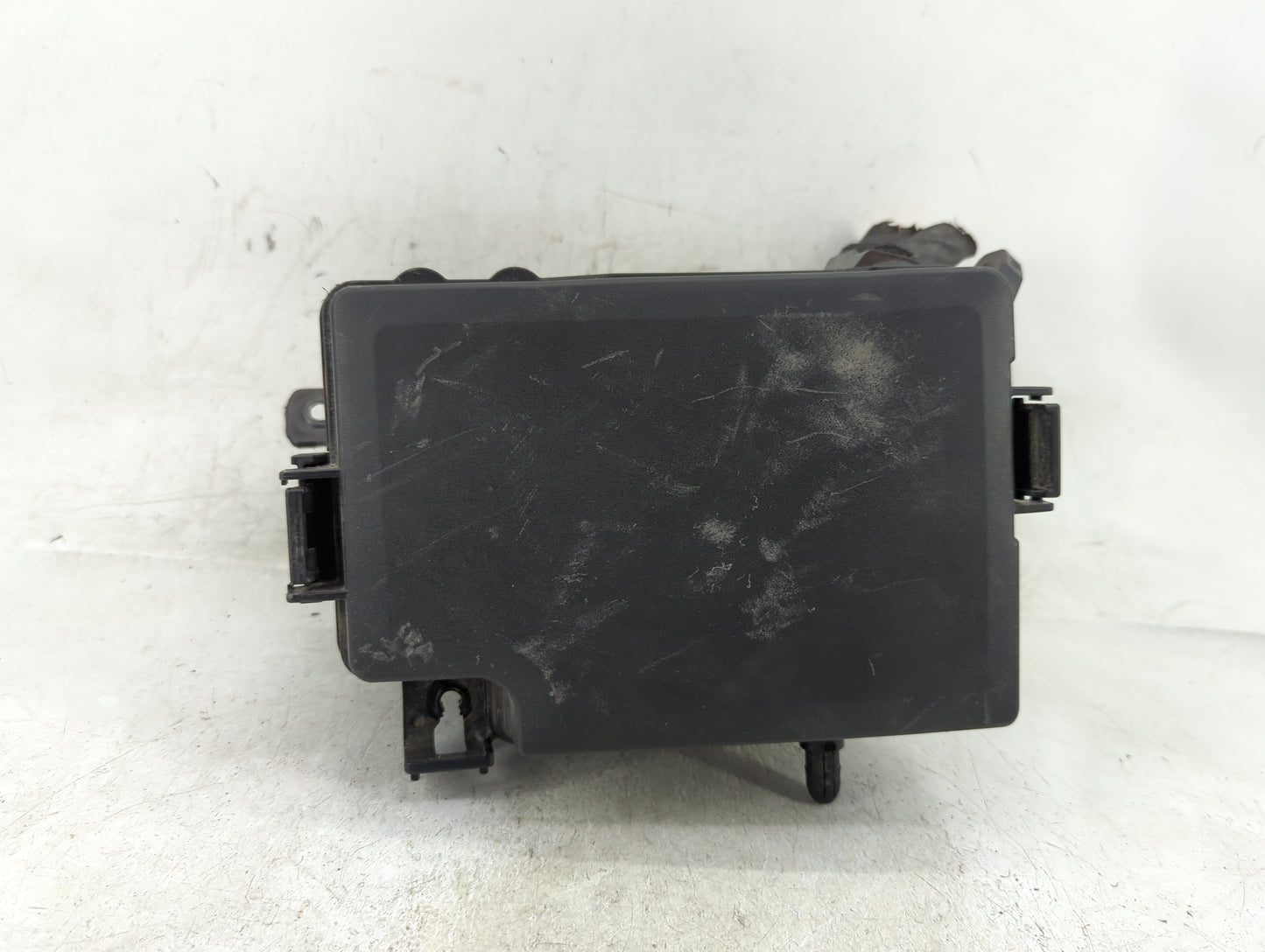 2019-2020 Hyundai Elantra Fusebox Fuse Box Panel Relay Module P/N:91260 F2420 Fits Fits 2019 2020 OEM Used Auto Parts - Oemu