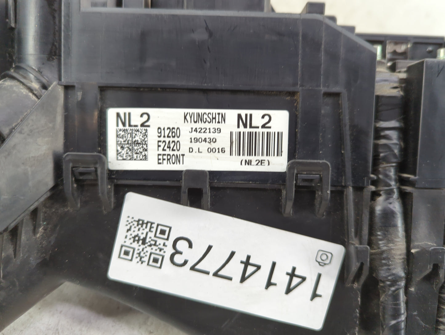 2019-2020 Hyundai Elantra Fusebox Fuse Box Panel Relay Module P/N:91260 F2420 Fits Fits 2019 2020 OEM Used Auto Parts - Oemu