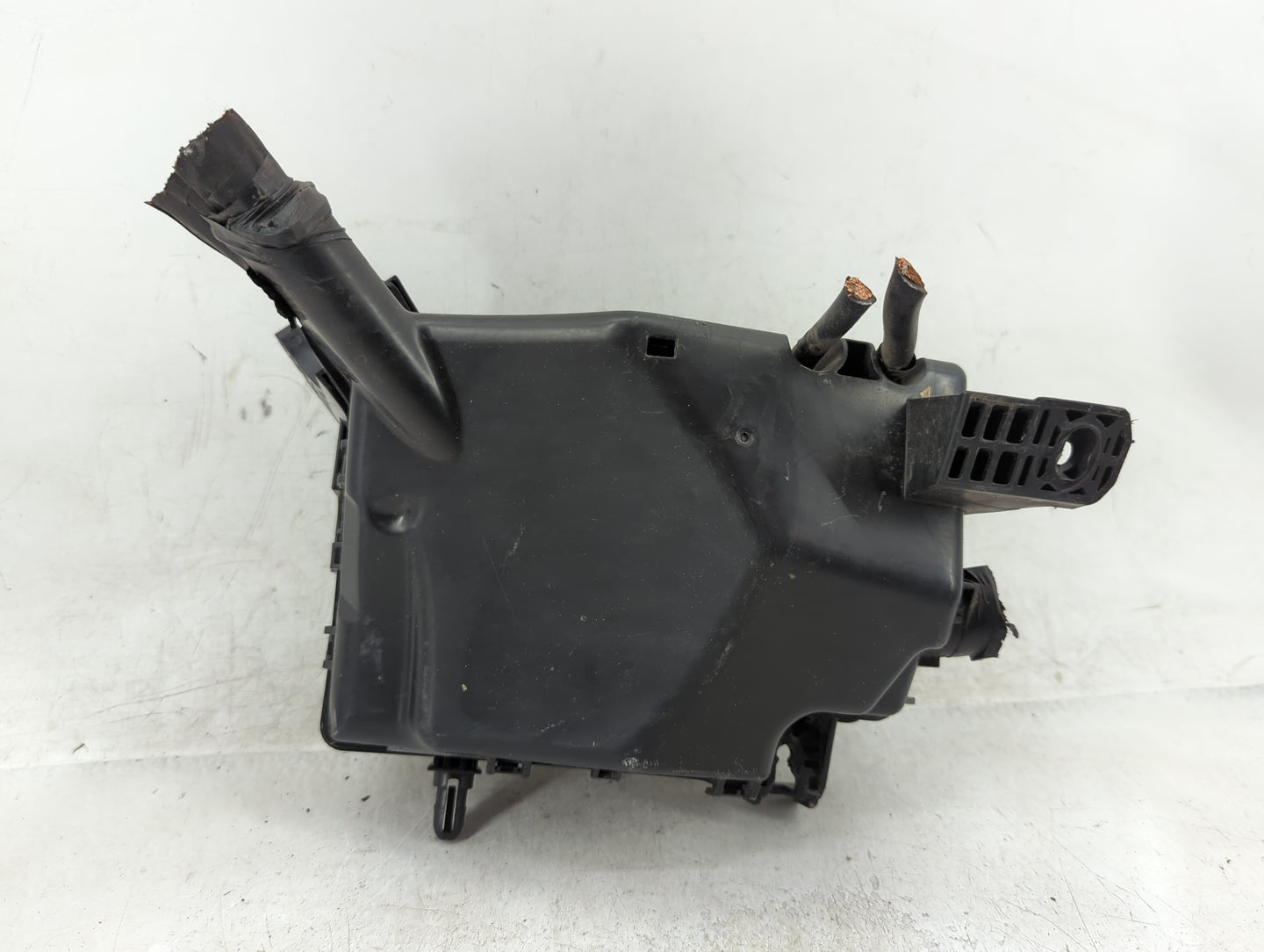 2019-2020 Hyundai Elantra Fusebox Fuse Box Panel Relay Module P/N:91260 F2420 Fits Fits 2019 2020 OEM Used Auto Parts - Oemu