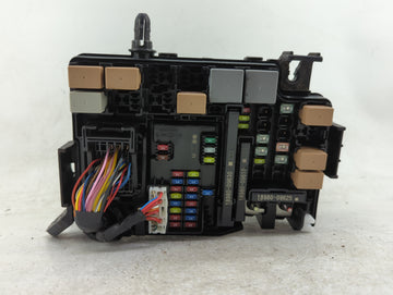 2019-2020 Hyundai Elantra Fusebox Fuse Box Panel Relay Module Fits Fits 2019 2020 OEM Used Auto Parts