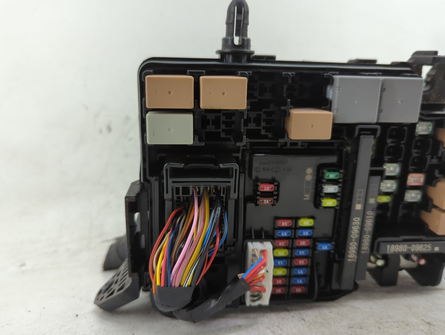 2019-2020 Hyundai Elantra Fusebox Fuse Box Panel Relay Module Fits Fits 2019 2020 OEM Used Auto Parts - Oemusedautoparts1.co