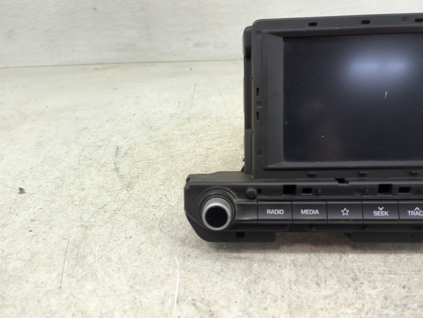 2019-2020 Hyundai Elantra Radio AM FM Cd Player Receiver Replacement P/N:96160-F2UA0SSH Fits Fits 2019 2020 OEM Used Auto Pa
