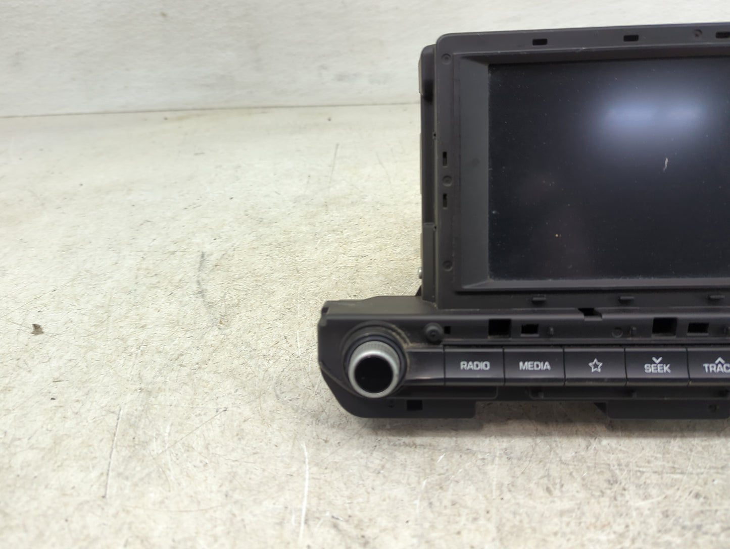 2019-2020 Hyundai Elantra Radio AM FM Cd Player Receiver Replacement P/N:96160-F2UA0SSH Fits Fits 2019 2020 OEM Used Auto Pa