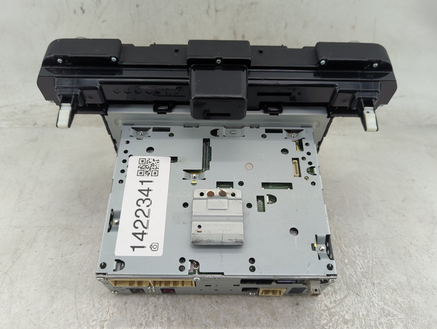 2019-2020 Hyundai Elantra Radio AM FM Cd Player Receiver Replacement P/N:96160-F2UE0SSH Fits Fits 2019 2020 OEM Used Auto Pa