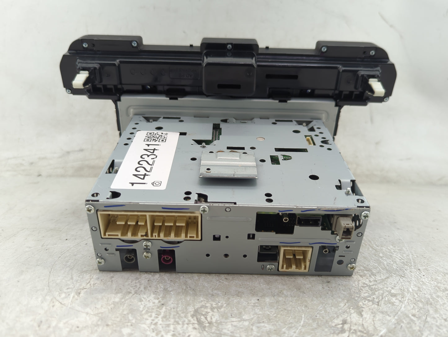 2019-2020 Hyundai Elantra Radio AM FM Cd Player Receiver Replacement P/N:96160-F2UE0SSH Fits Fits 2019 2020 OEM Used Auto Pa