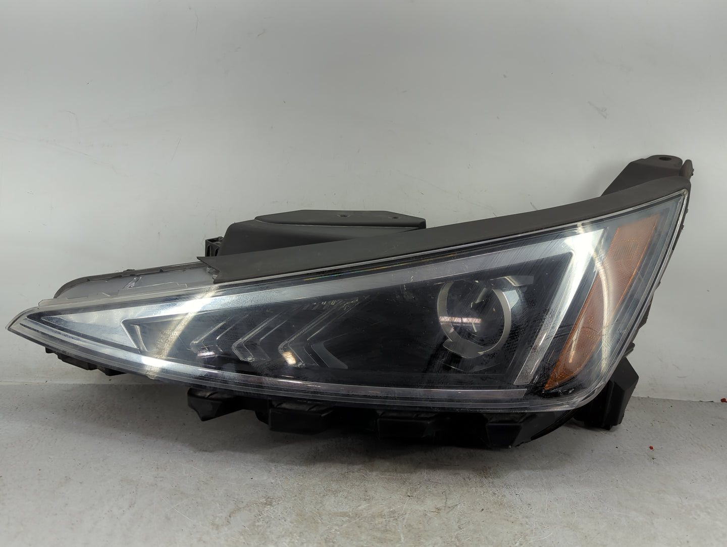 Hyundai Elantra Driver Left Oem Head Light Headlight Lamp - Oemusedautoparts1.com