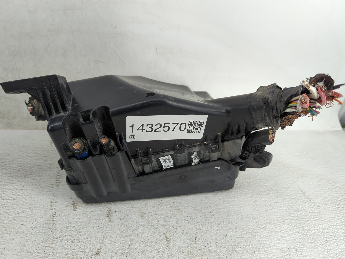 2019-2020 Hyundai Elantra Fusebox Fuse Box Panel Relay Module P/N:18980-09625 18980-09610, 18980-09630 Fits Fits 2019 2020 O