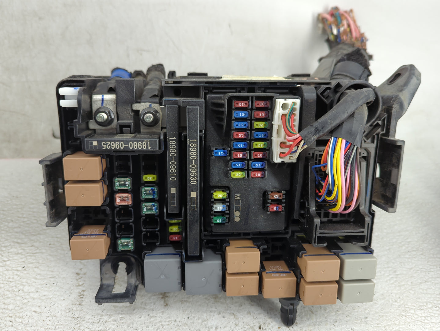 2019-2020 Hyundai Elantra Fusebox Fuse Box Panel Relay Module P/N:18980-09625 18980-09610, 18980-09630 Fits Fits 2019 2020 O