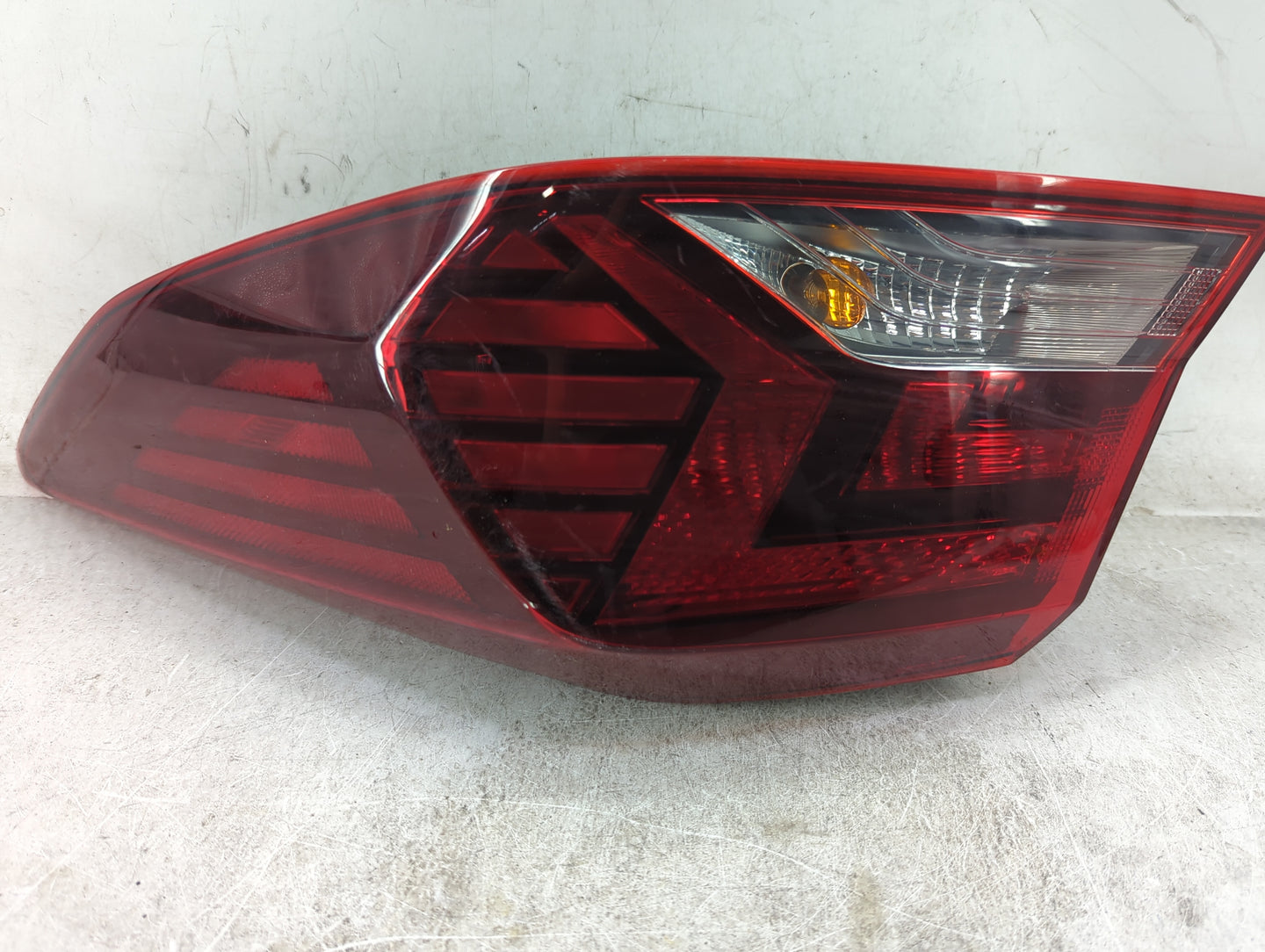 2019 Hyundai Elantra Passenger Right Side Deck Lid Mounted Tail Light - Oemusedautoparts1.com