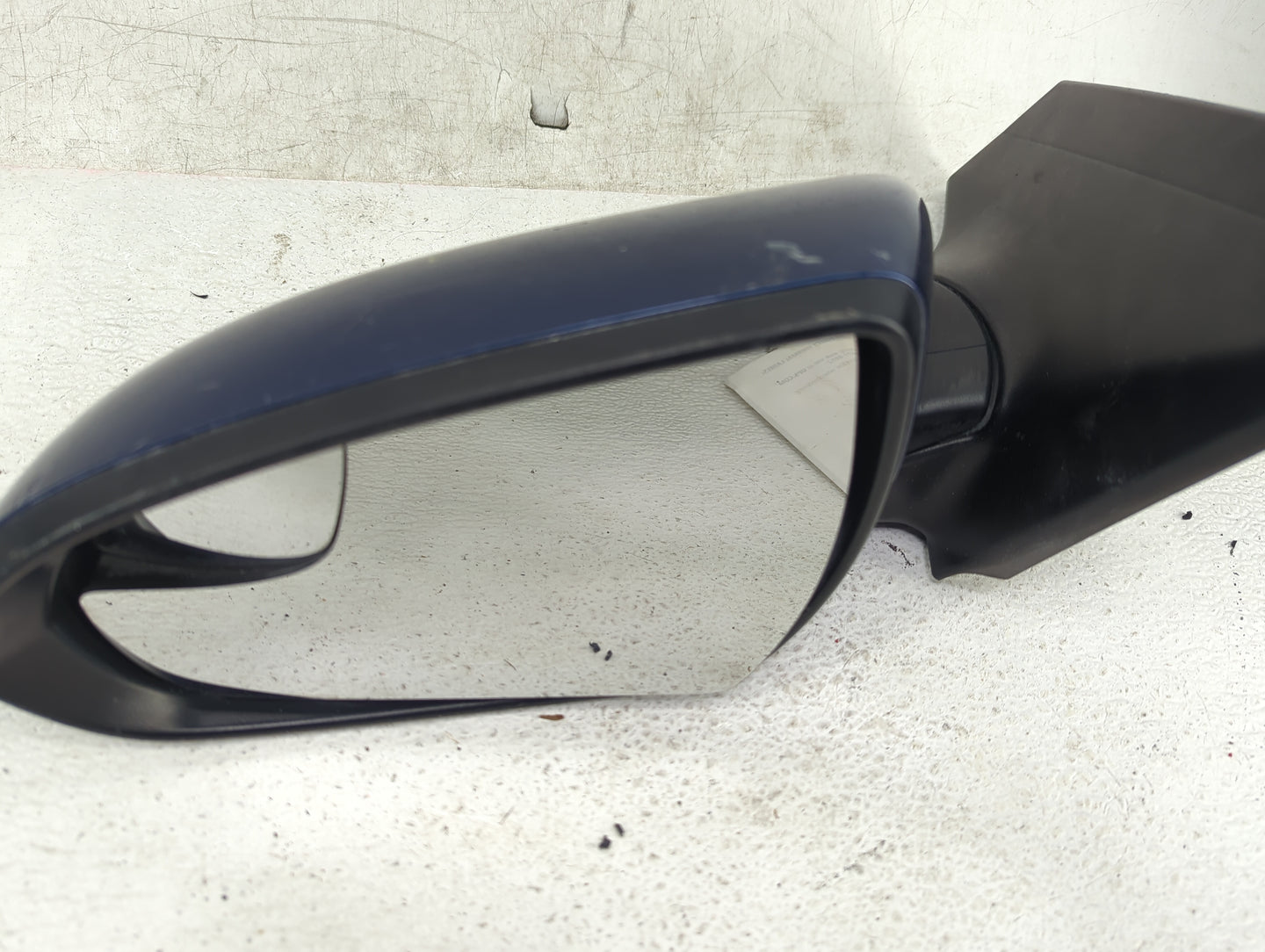 2019-2020 Hyundai Elantra Driver Side View Mirror - Left Door Mirror OEM Used - Oemusedautoparts1.com