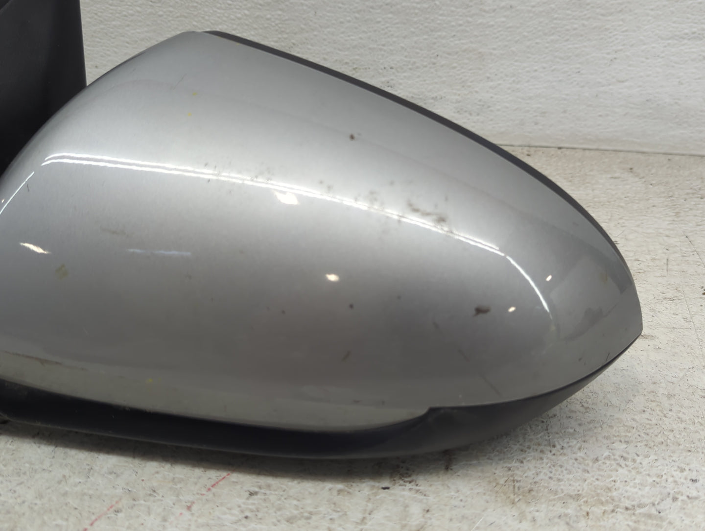 2017-2020 Hyundai Elantra Driver Side View Mirror - Left Door Mirror OEM Used - Oemusedautoparts1.com
