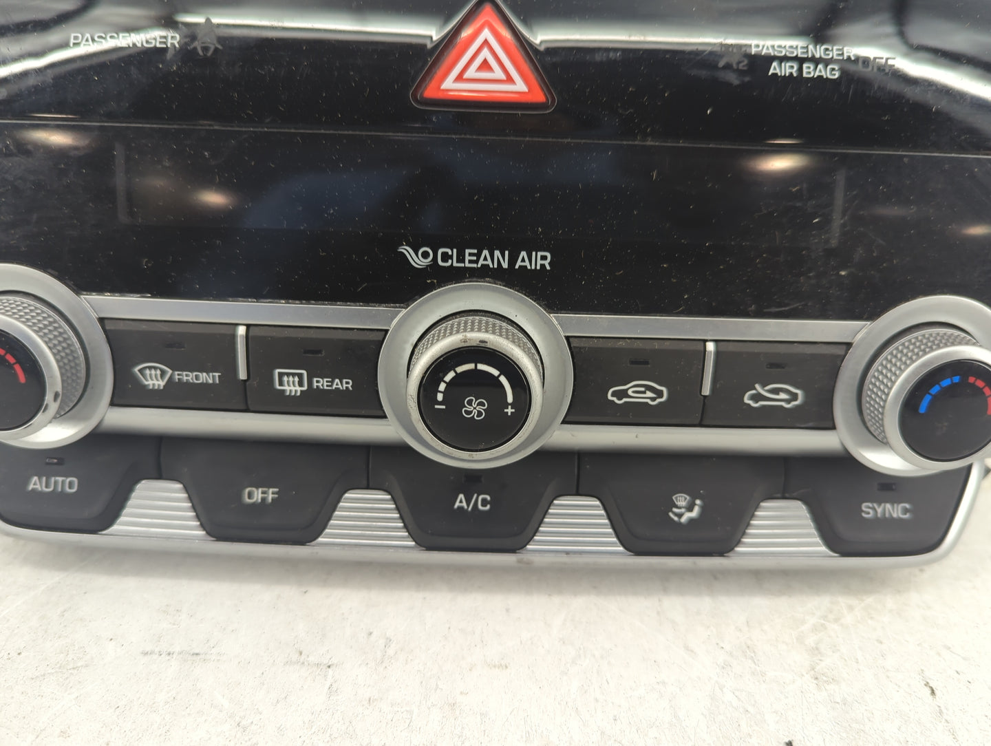 2019-2020 Hyundai Elantra Climate Control Module Temperature AC/Heater Replacement P/N:97250-F3DA0 97250-F2XXX Fits Fits 201
