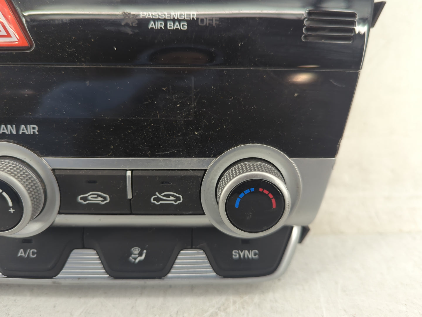 2019-2020 Hyundai Elantra Climate Control Module Temperature AC/Heater Replacement P/N:97250-F3DA0 97250-F2XXX Fits Fits 201