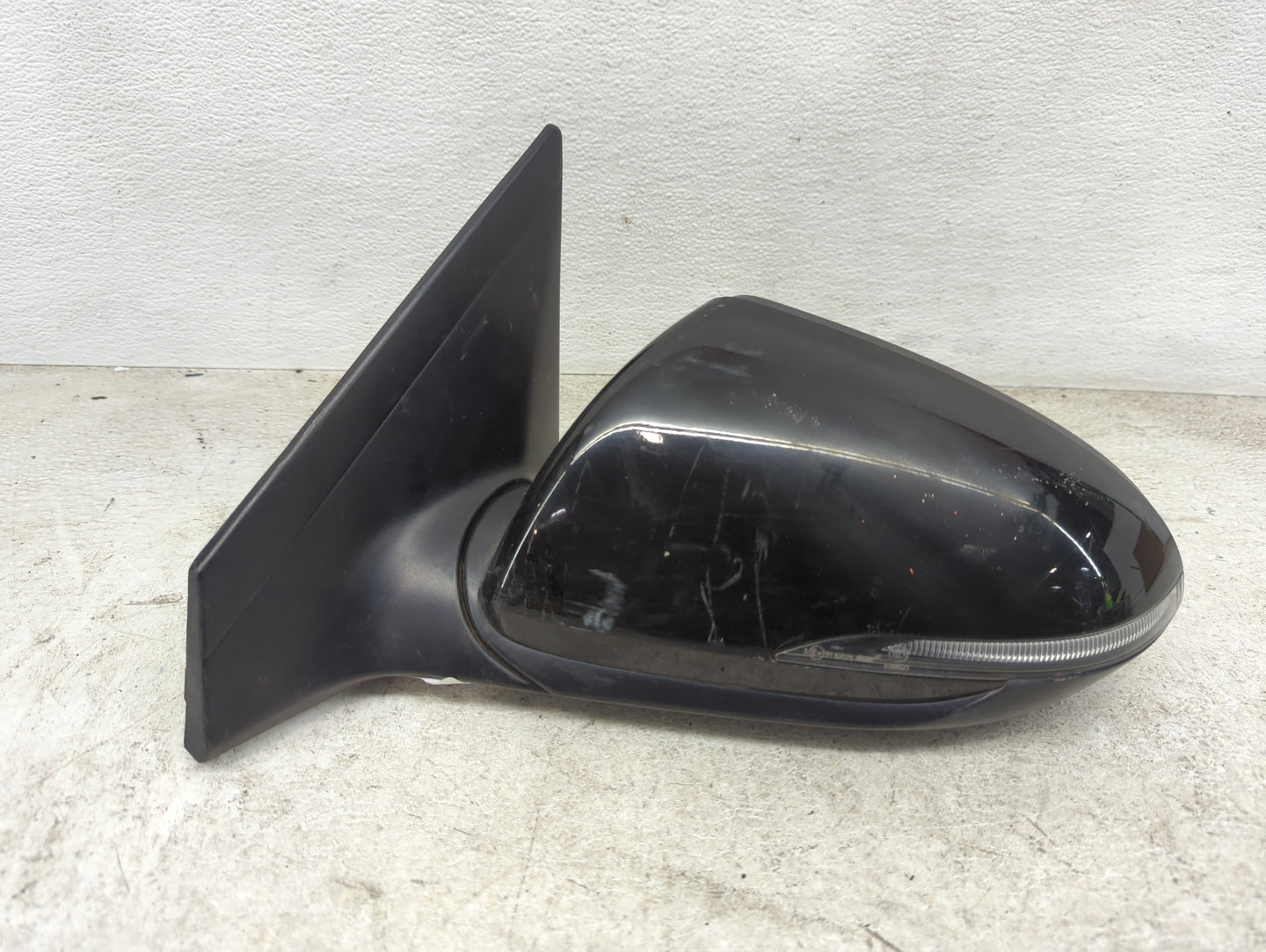 2019-2020 Hyundai Elantra Driver Side View Mirror - Left Door Mirror OEM Used - Oemusedautoparts1.com