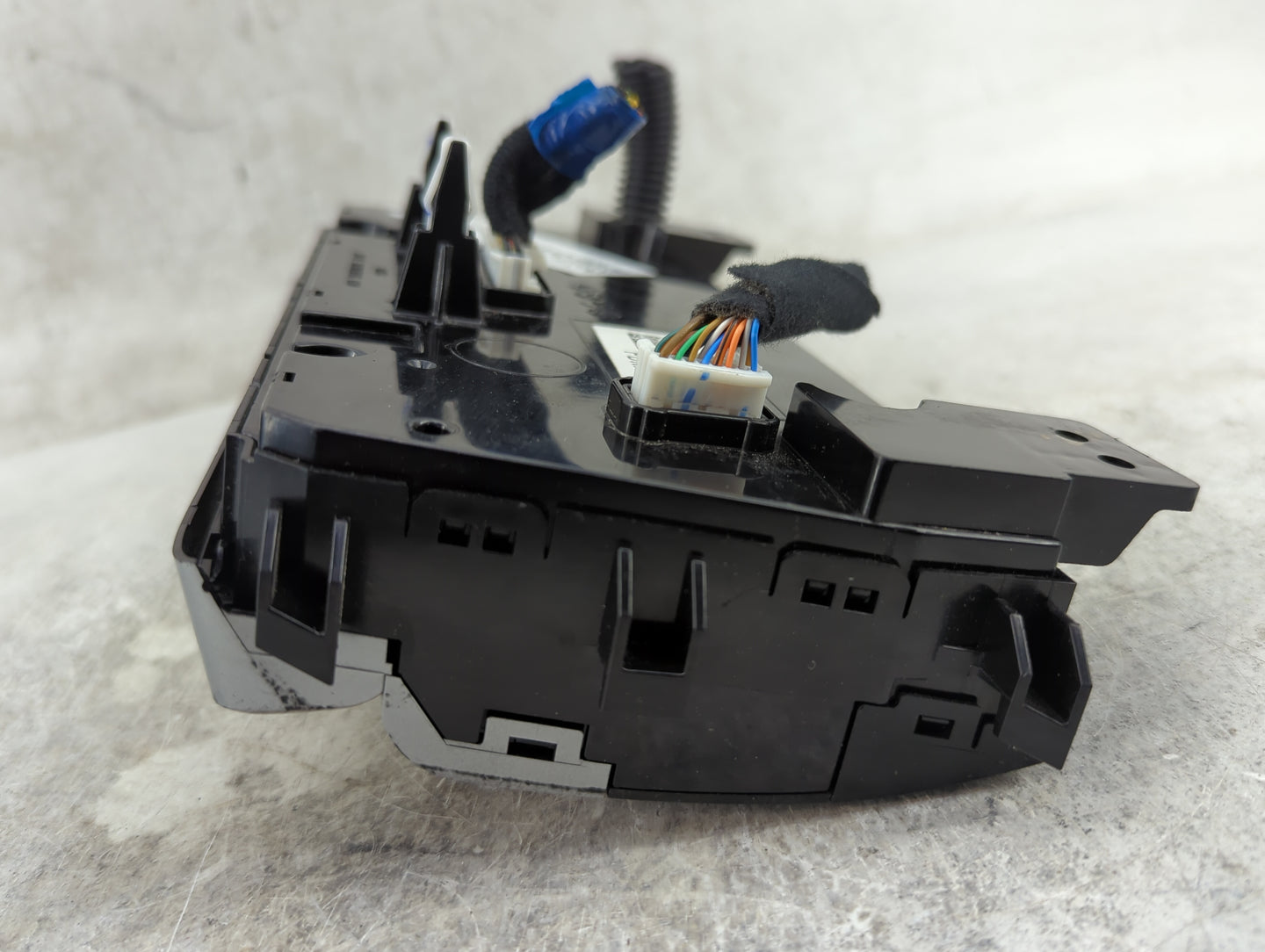 2019-2020 Hyundai Elantra Climate Control Module Temperature AC/Heater Replacement P/N:97250-F3DA0 97250-F2XXX Fits Fits 201