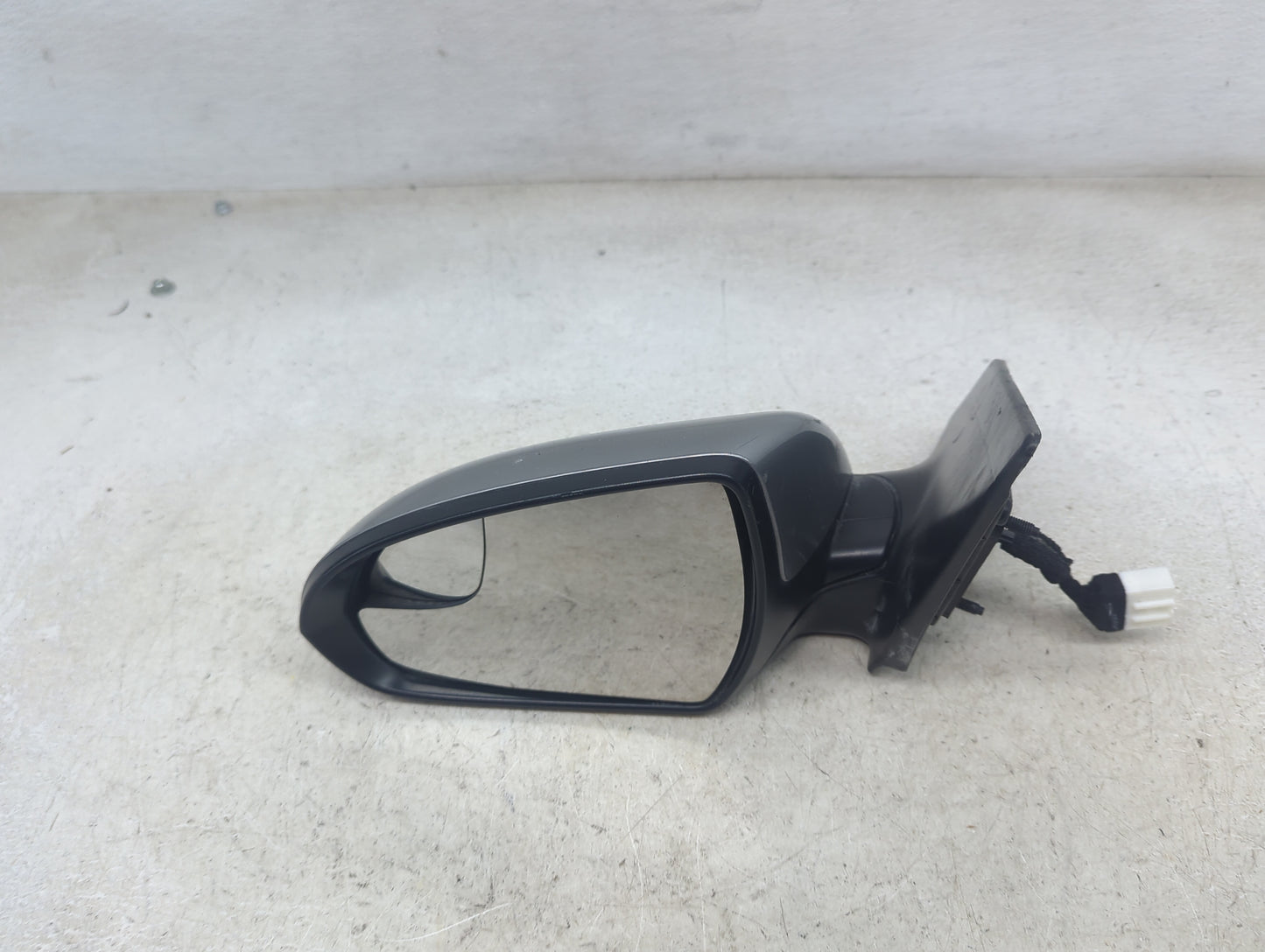 2019-2020 Hyundai Elantra Driver Side View Mirror - Left Door Mirror OEM Used - Oemusedautoparts1.com