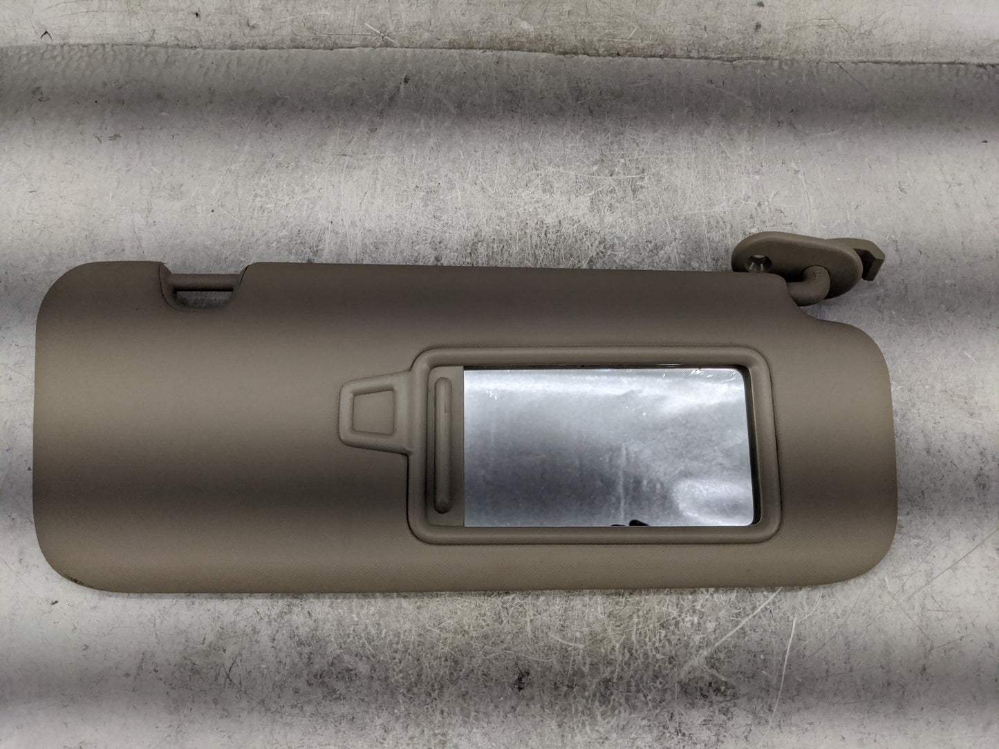 2017-2020 Hyundai Elantra Sun Visor Shade Replacement Passenger Right Mirror Fits Fits 2017 2018 2019 2020 OEM Used Auto Par