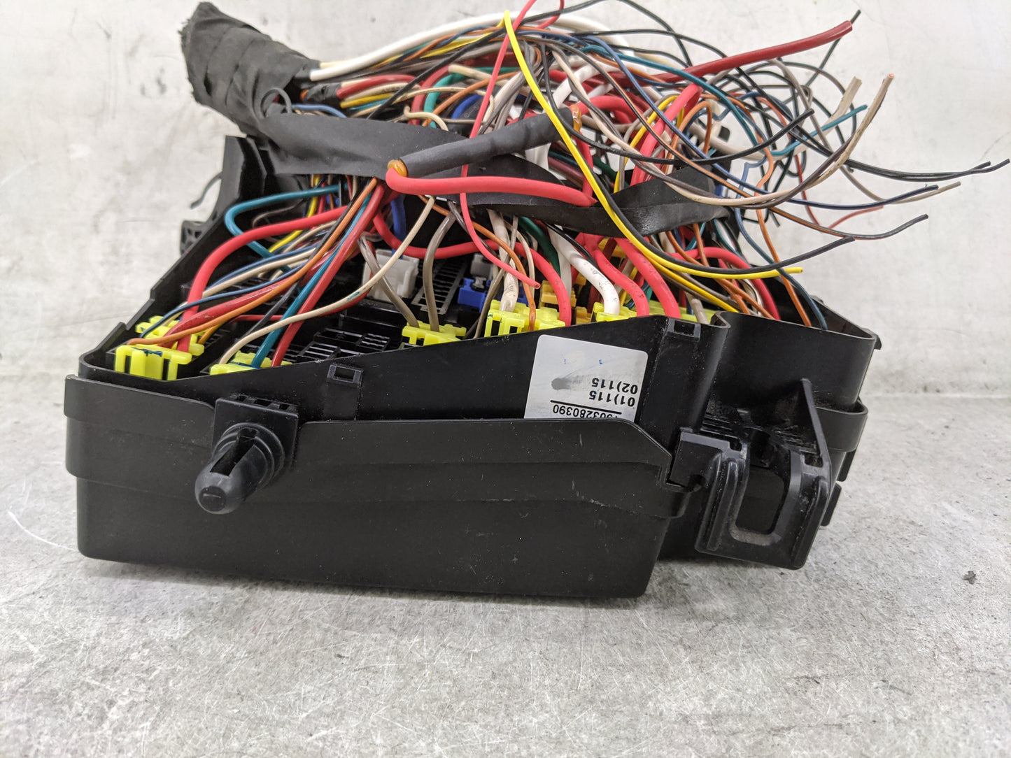 2019-2020 Hyundai Elantra Fusebox Fuse Box Panel Relay Module P/N:91210F3240AA Fits Fits 2019 2020 OEM Used Auto Parts - Oem