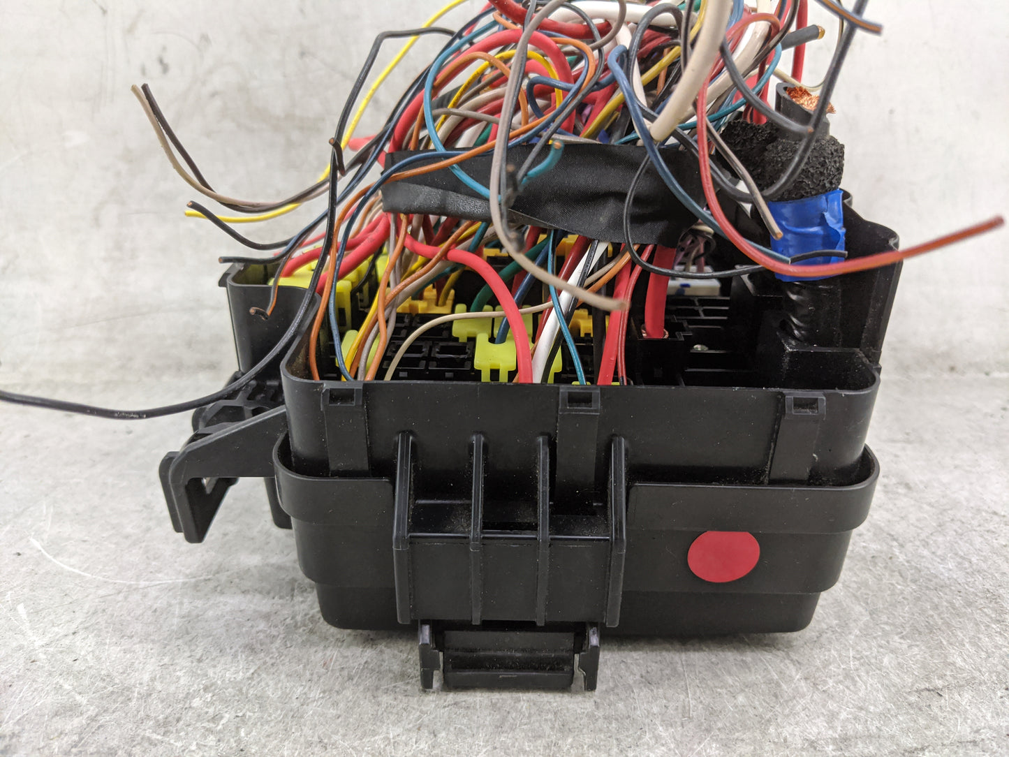 2019-2020 Hyundai Elantra Fusebox Fuse Box Panel Relay Module P/N:91210F3240AA Fits Fits 2019 2020 OEM Used Auto Parts - Oem