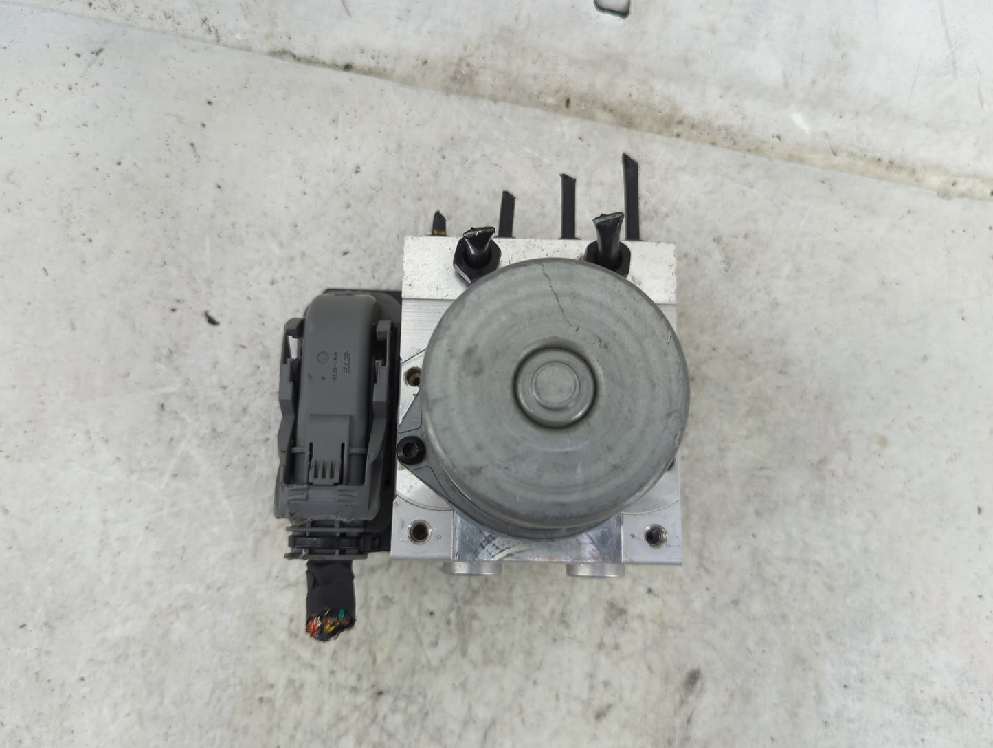 2020 Hyundai Elantra ABS Pump Control Module Replacement P/N:F2589-2400 58920-F2830, 61989-43100, 58920-F2600 Fits OEM Used 