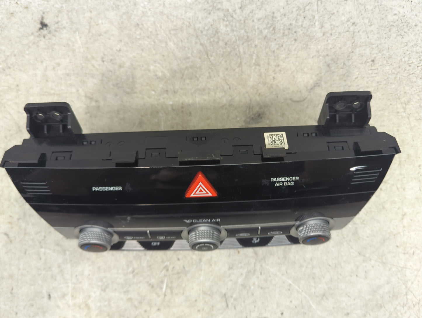 2019-2020 Hyundai Elantra Climate Control Module Temperature AC/Heater Replacement P/N:97250-F3DA0 97250-F3DA0 SSH Fits OEM 