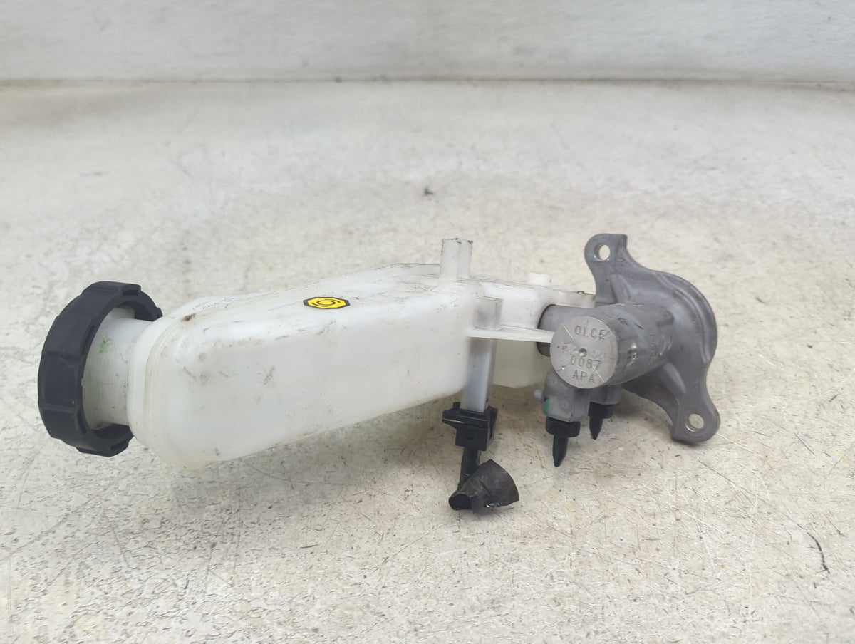 Hyundai Elantra Brake Master Cylinder 1498309 - Oemusedautoparts1.com