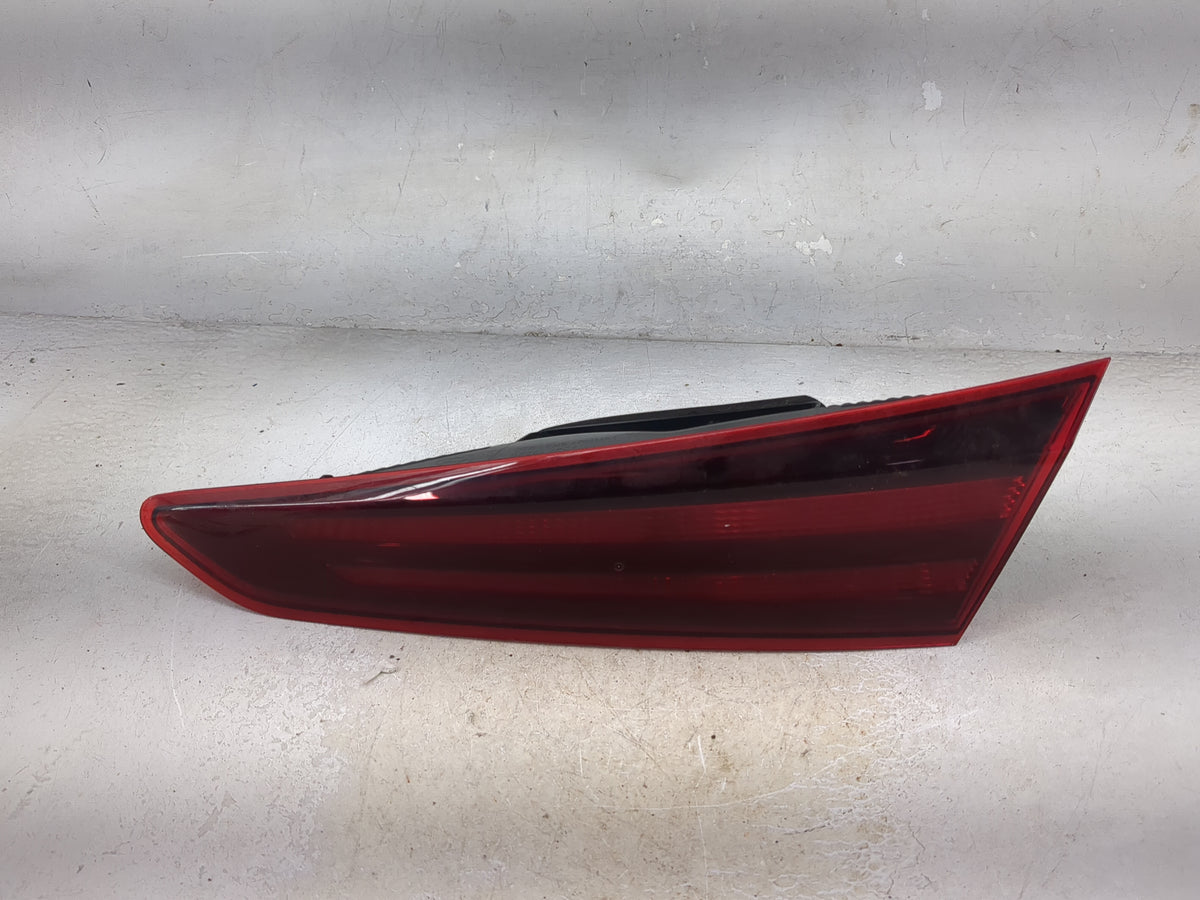 2019 Hyundai Elantra Passenger Right Side Deck Lid Mounted Tail Light 1512561 - Oemusedautoparts1.com