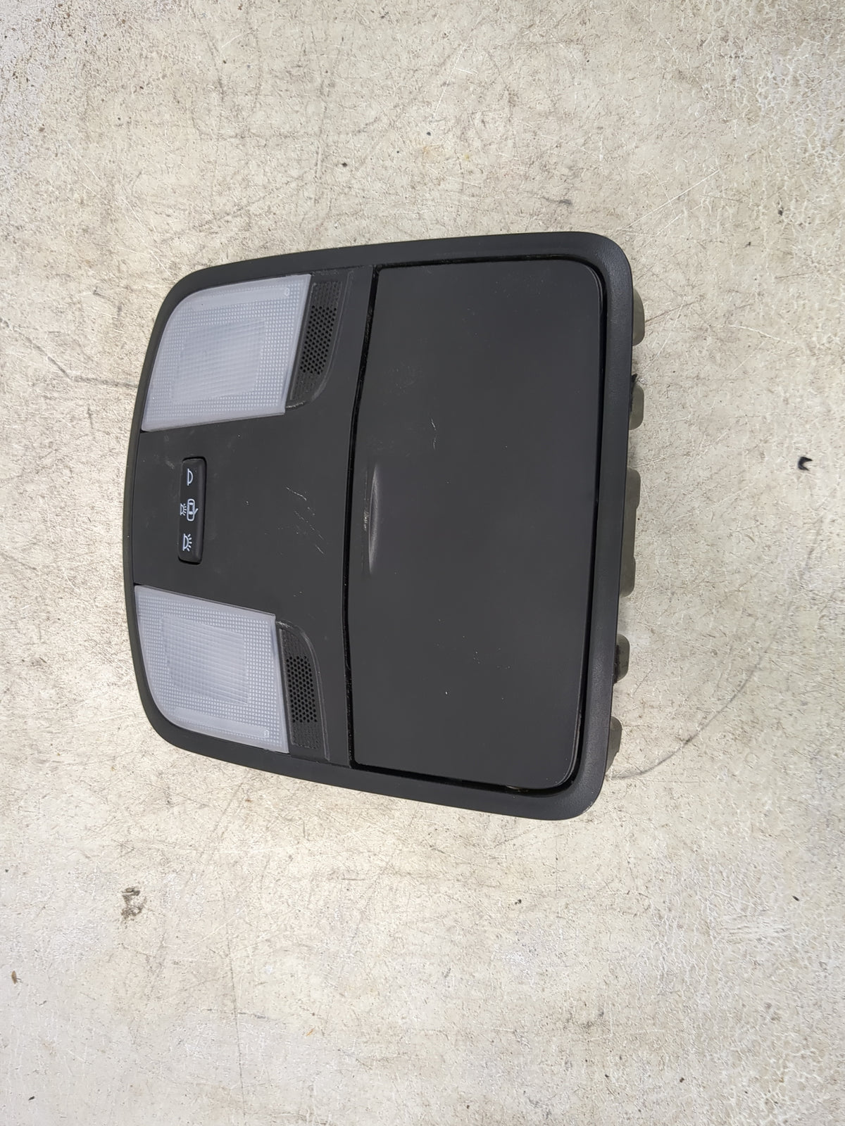 2019-2020 Hyundai Elantra Overhead Roof Console 1516138 - Oemusedautoparts1.com