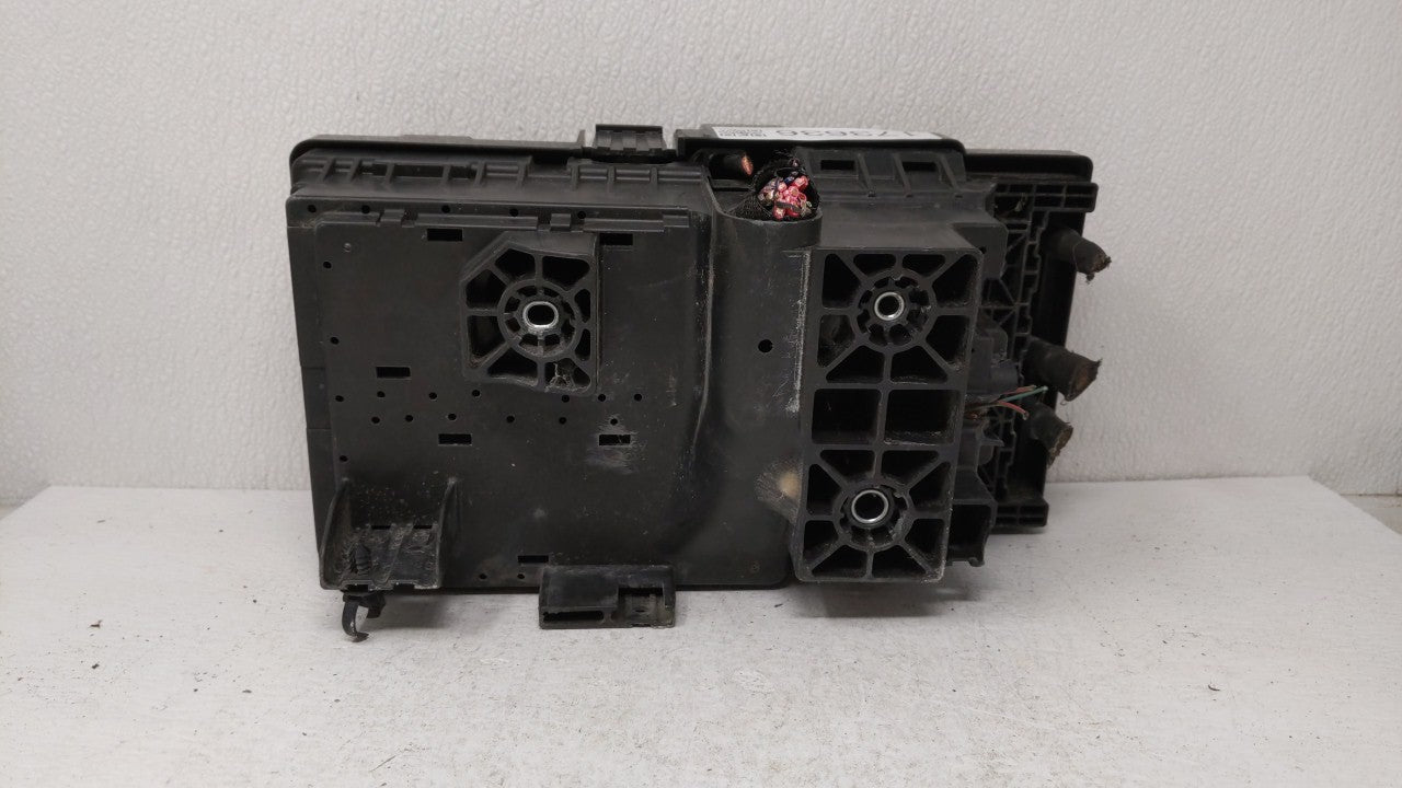 2019-2020 Hyundai Elantra Fusebox Fuse Box Panel Relay Module P/N:91260 F2250 Fits Fits 2019 2020 OEM Used Auto Parts - Oemu