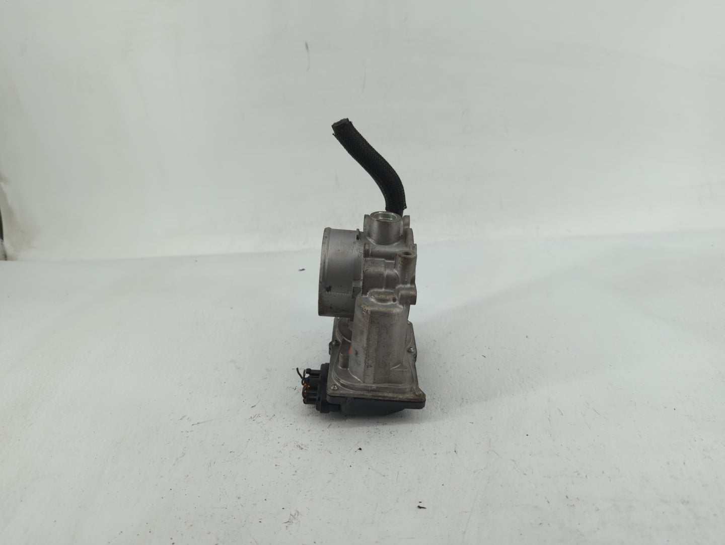 2011-2020 Hyundai Elantra Throttle Body P/N:35100-2E000 1302150124 Fits OEM Used Auto Parts - Oemusedautoparts1.com