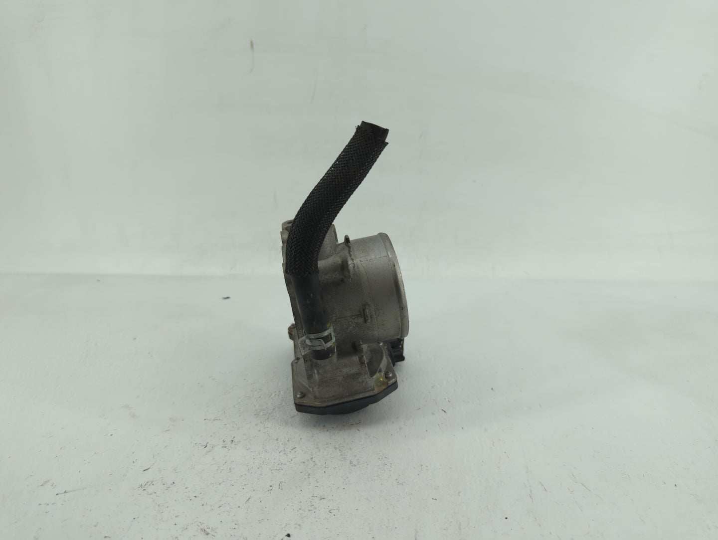 2011-2020 Hyundai Elantra Throttle Body P/N:35100-2E000 1302150124 Fits OEM Used Auto Parts - Oemusedautoparts1.com
