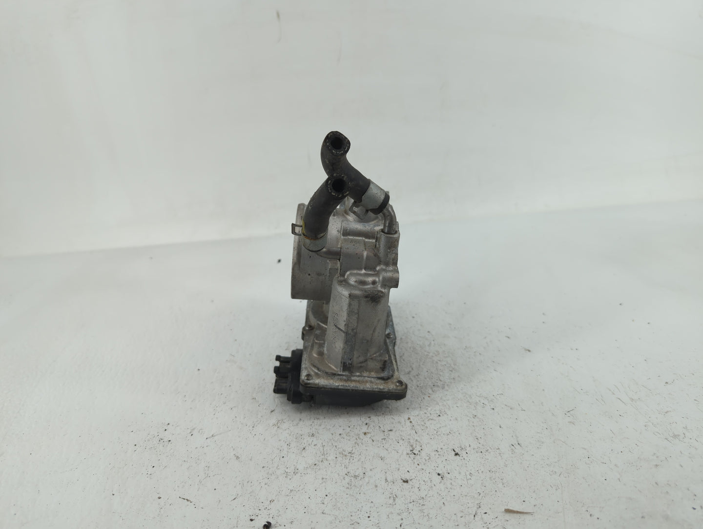 2011-2020 Hyundai Elantra Throttle Body P/N:35100-2E000 35100-2E710 Fits OEM Used Auto Parts - Oemusedautoparts1.com