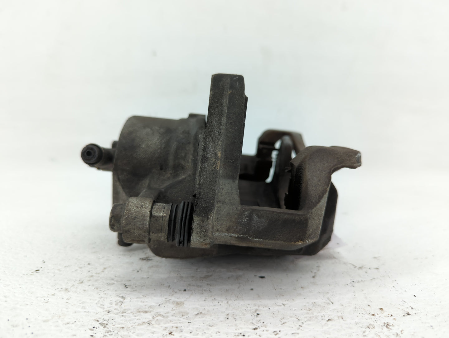 2017-2020 Hyundai Elantra Front Driver Left Brake Caliper - Oemusedautoparts1.com