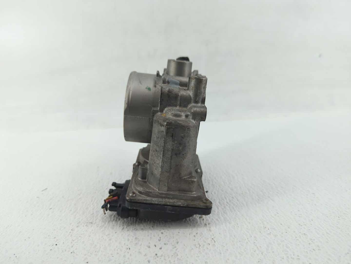 2011-2020 Hyundai Elantra Throttle Body P/N:35100-2E710 35100-2E000 Fits OEM Used Auto Parts - Oemusedautoparts1.com
