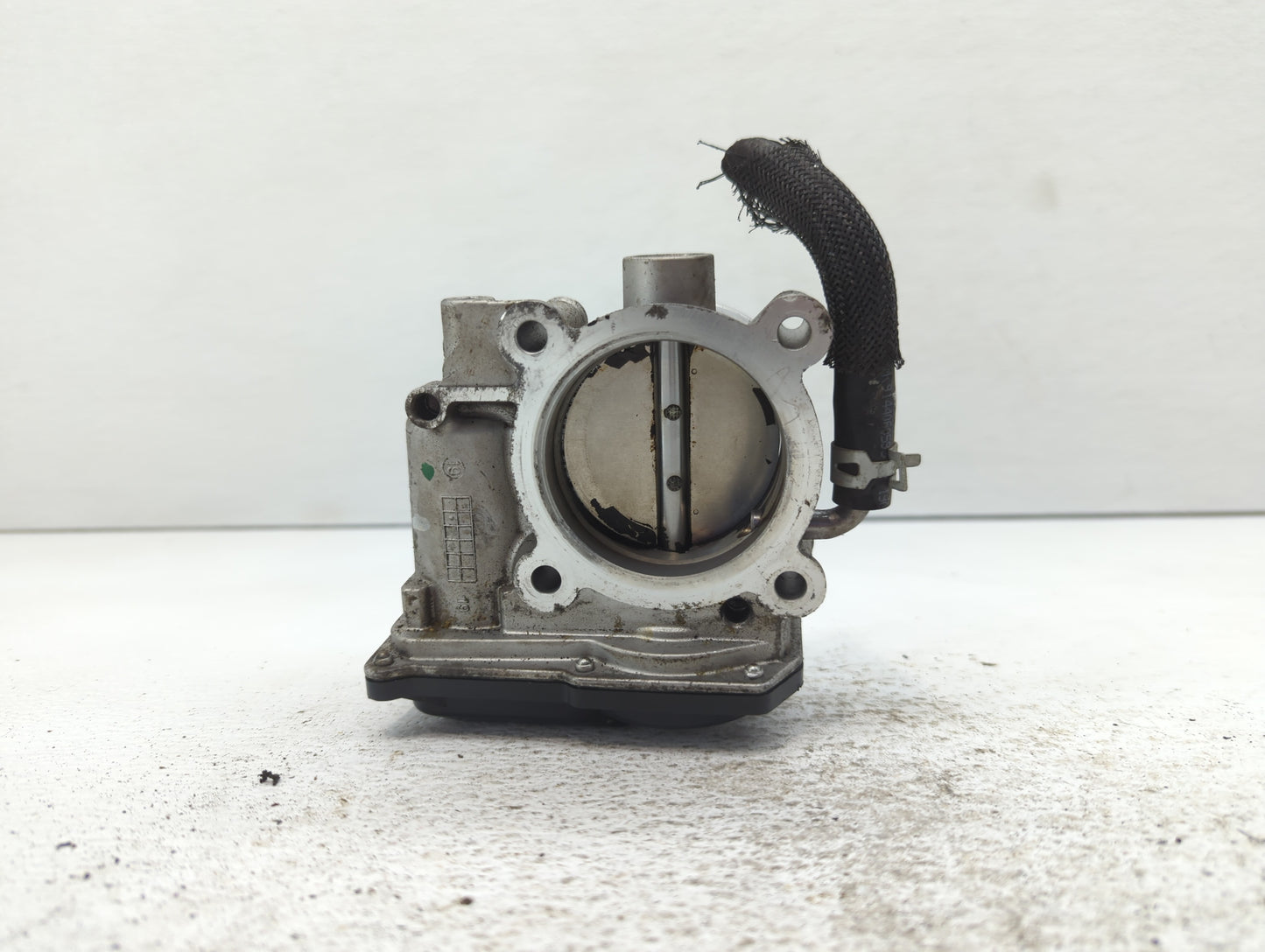 2011-2020 Hyundai Elantra Throttle Body P/N:35100-0E710 Fits Fits 2011 2012 2013 2014 2015 2016 2017 2018 2019 2020 2021 OEM