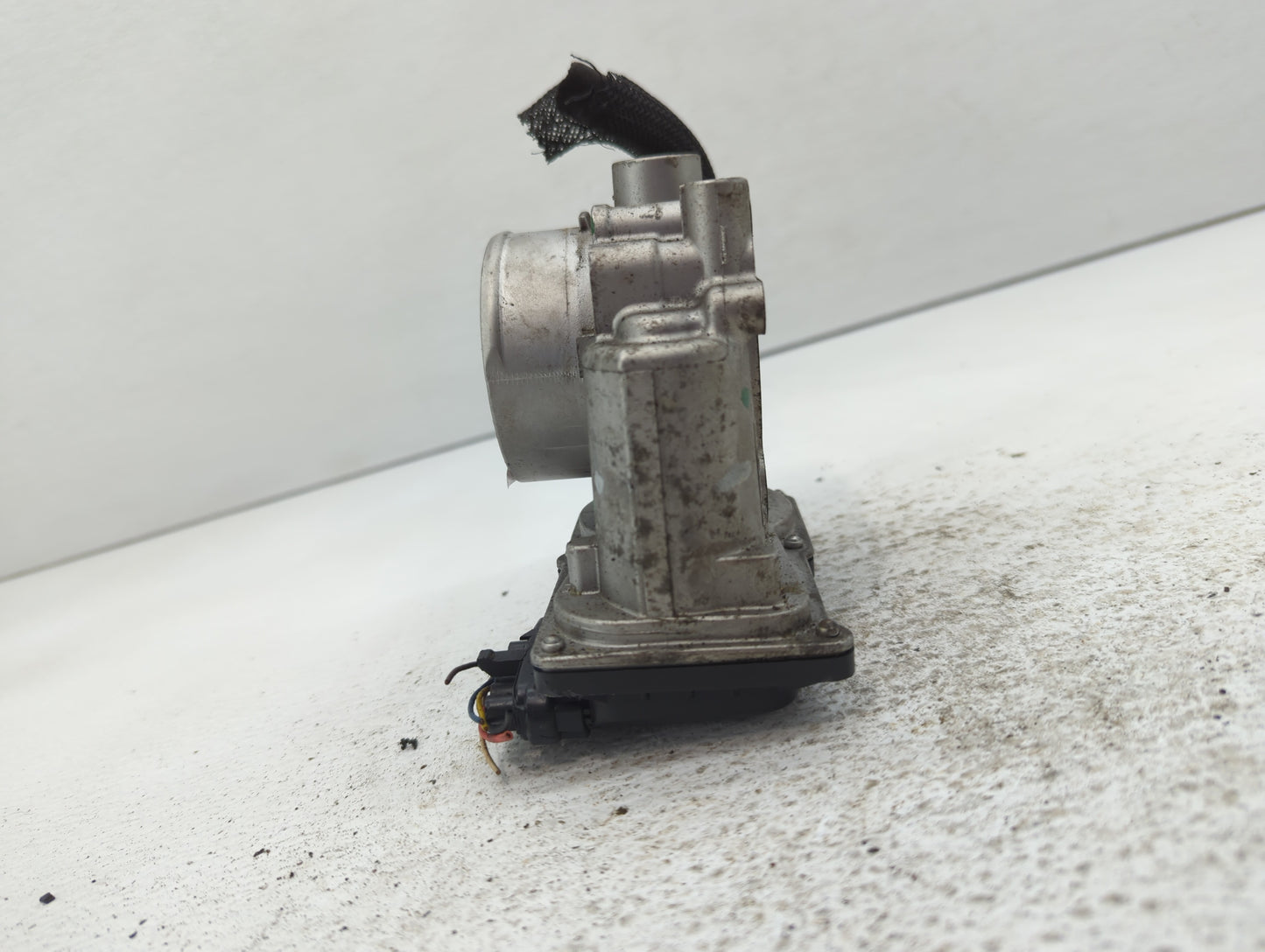 2011-2020 Hyundai Elantra Throttle Body P/N:35100-0E710 Fits Fits 2011 2012 2013 2014 2015 2016 2017 2018 2019 2020 2021 OEM