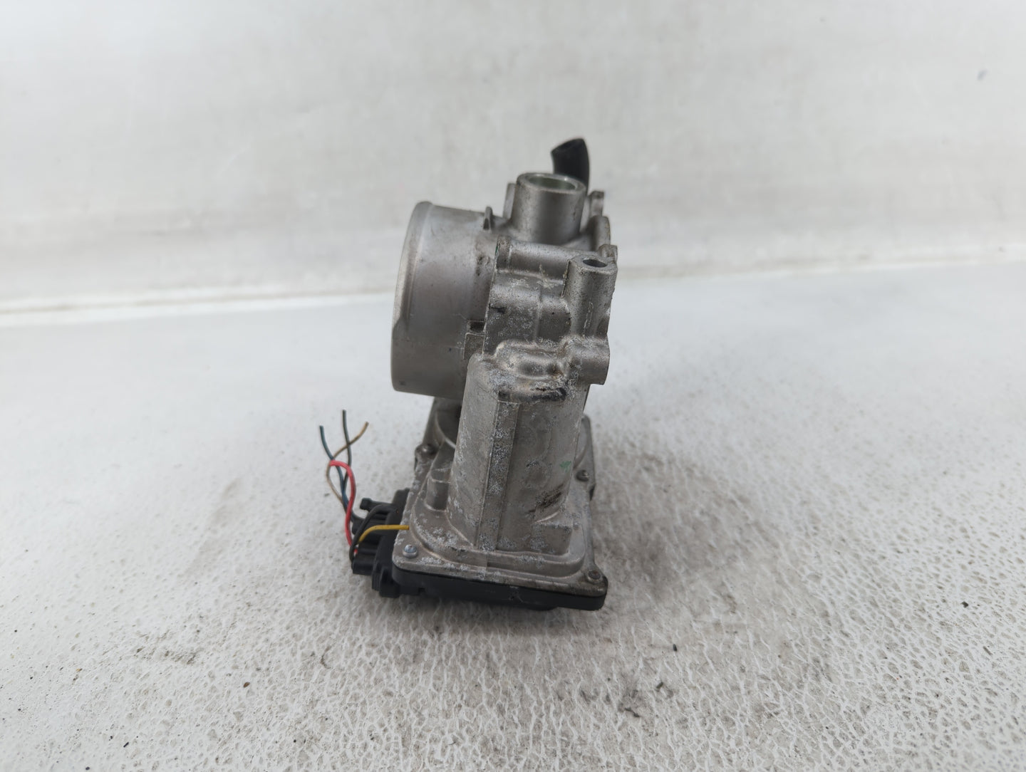 2011-2020 Hyundai Elantra Throttle Body P/N:35100-2E710 35100-2E000 Fits OEM Used Auto Parts - Oemusedautoparts1.com