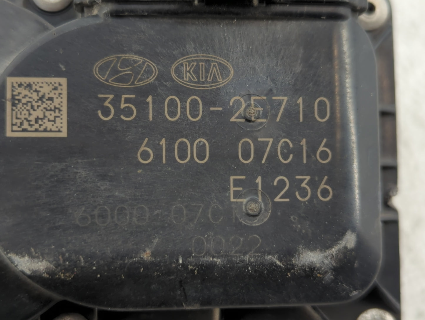 2011-2020 Hyundai Elantra Throttle Body P/N:35100-2E710 35100-2E000 Fits OEM Used Auto Parts - Oemusedautoparts1.com