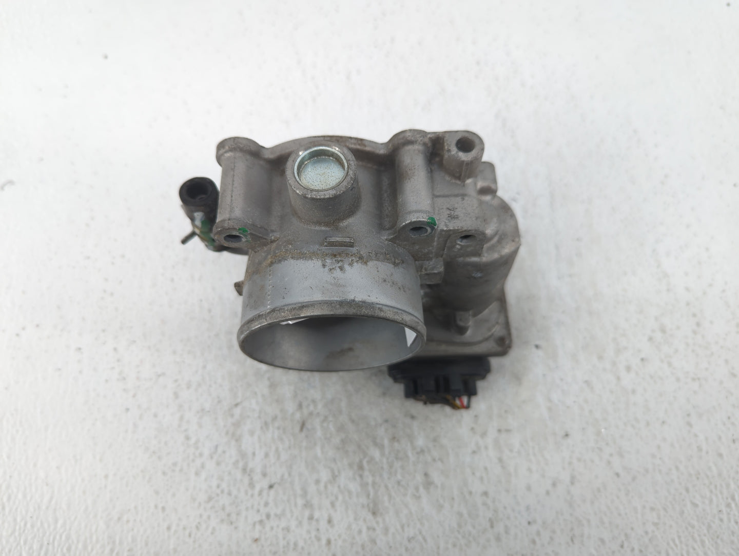 2011-2020 Hyundai Elantra Throttle Body P/N:35100-2E710 Fits Fits 2011 2012 2013 2014 2015 2016 2017 2018 2019 2020 2021 OEM