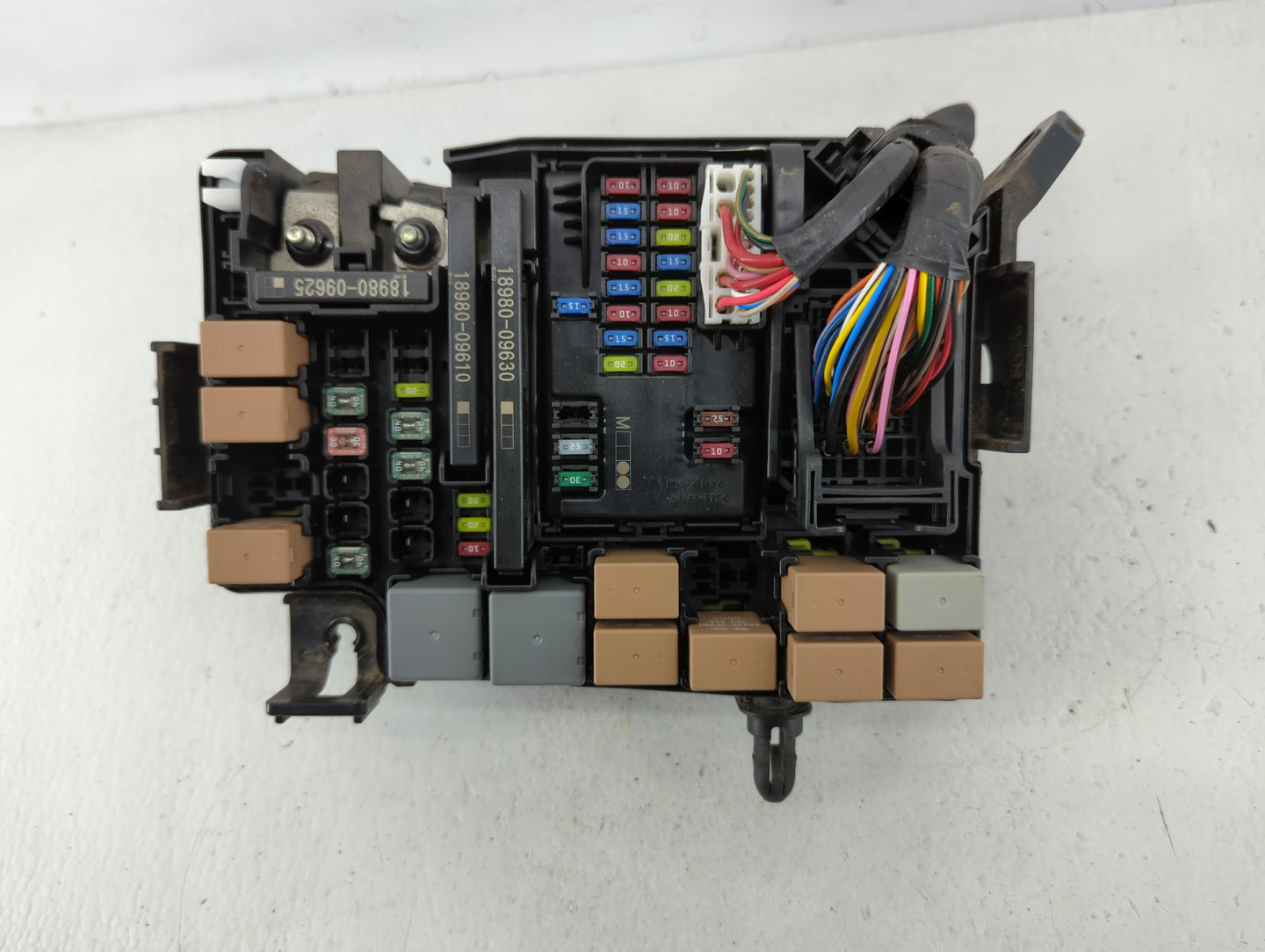 2019-2020 Hyundai Elantra Fusebox Fuse Box Panel Relay Module P/N:J603A10 91260F2440 Fits Fits 2019 2020 OEM Used Auto Parts