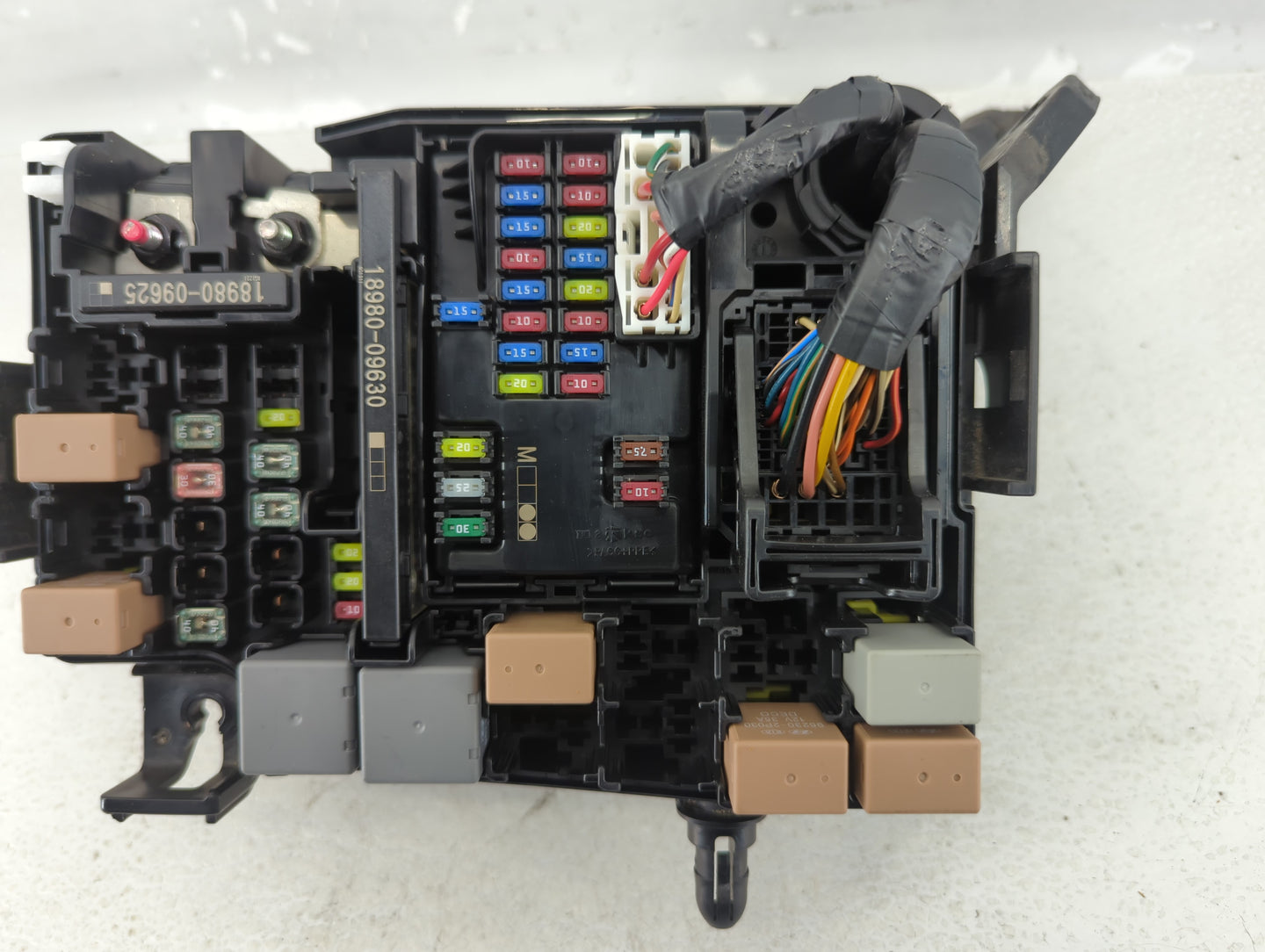 2019-2020 Hyundai Elantra Fusebox Fuse Box Panel Relay Module P/N:91260-F2030AA Fits Fits 2019 2020 OEM Used Auto Parts - Oe