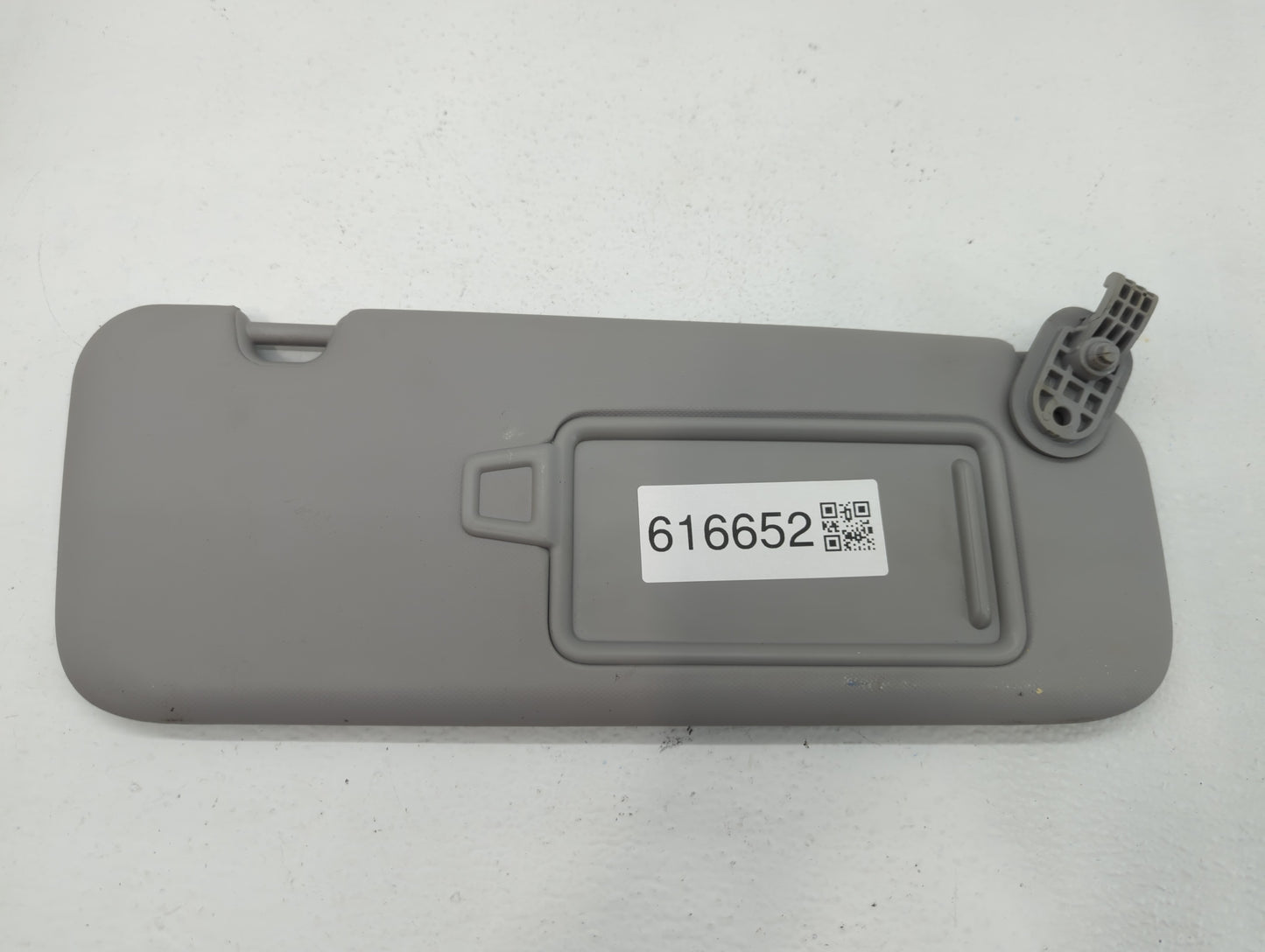 2017-2020 Hyundai Elantra Sun Visor Shade Replacement Passenger Right Mirror Fits Fits 2017 2018 2019 2020 OEM Used Auto Par