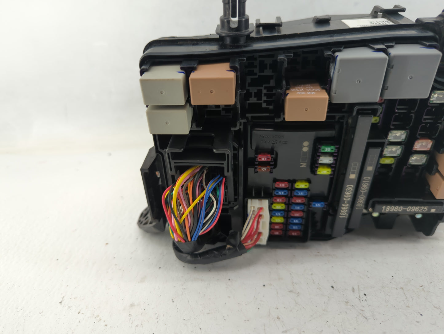 2019-2020 Hyundai Elantra Fusebox Fuse Box Panel Relay Module P/N:91210F3240AA Fits Fits 2019 2020 OEM Used Auto Parts - Oem