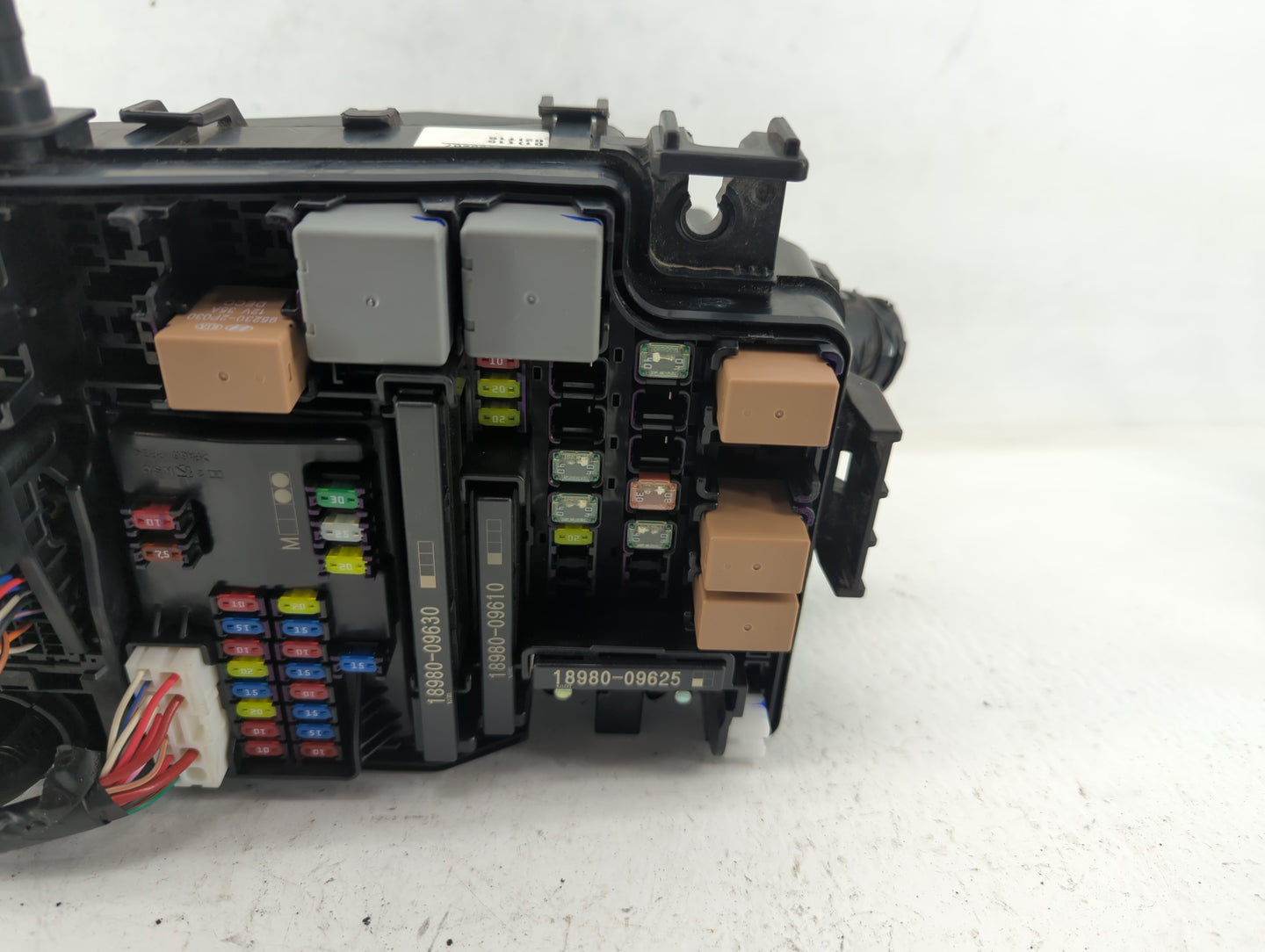 2019-2020 Hyundai Elantra Fusebox Fuse Box Panel Relay Module P/N:91210F3240AA Fits Fits 2019 2020 OEM Used Auto Parts - Oem