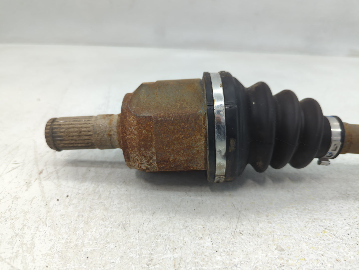 2017-2020 Hyundai Elantra Axle Shaft Front Driver Cv C/v - Oemusedautoparts1.com