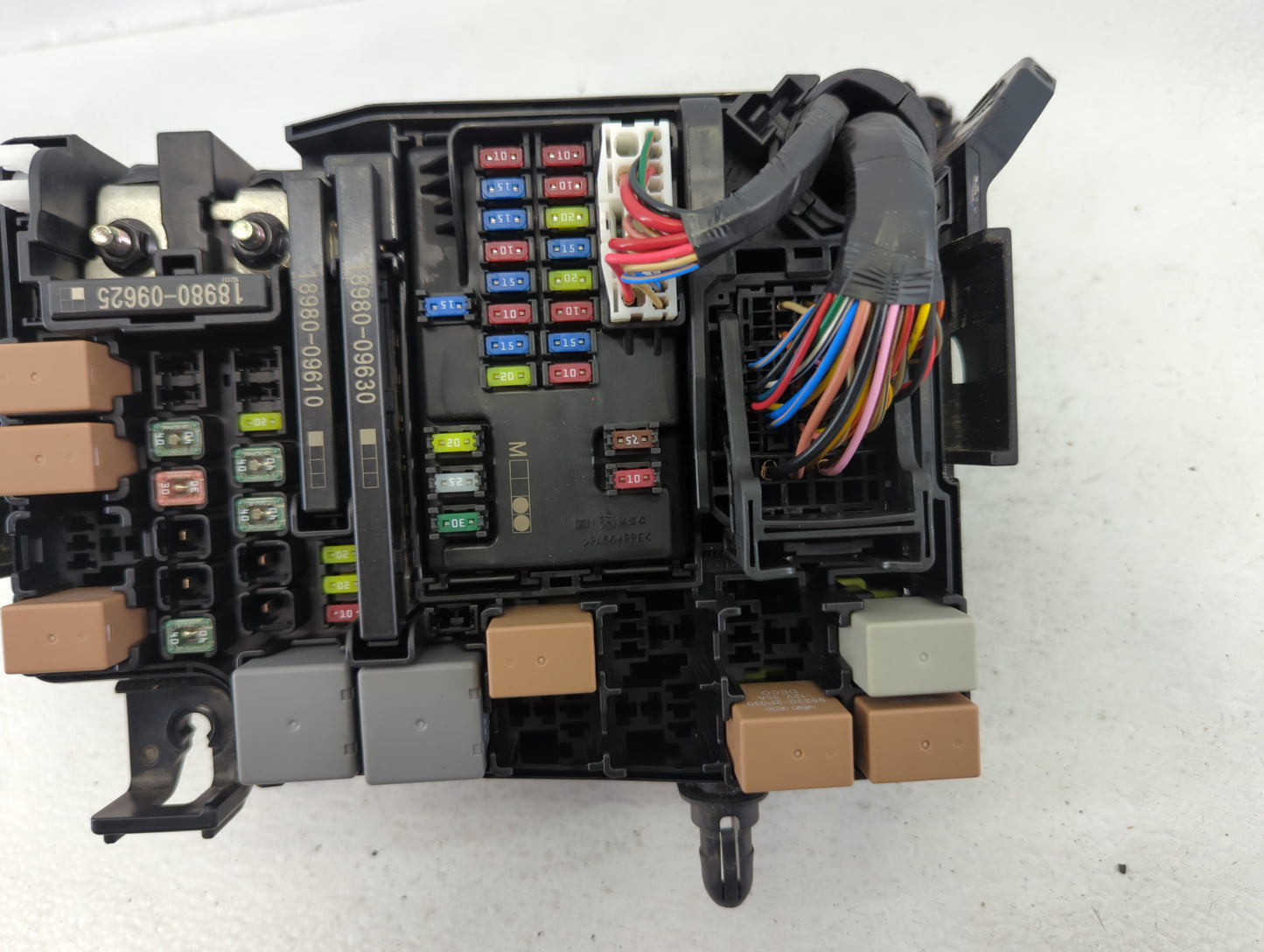 2019-2020 Hyundai Elantra Fusebox Fuse Box Panel Relay Module P/N:91260 F2130AA Fits Fits 2019 2020 OEM Used Auto Parts - Oe